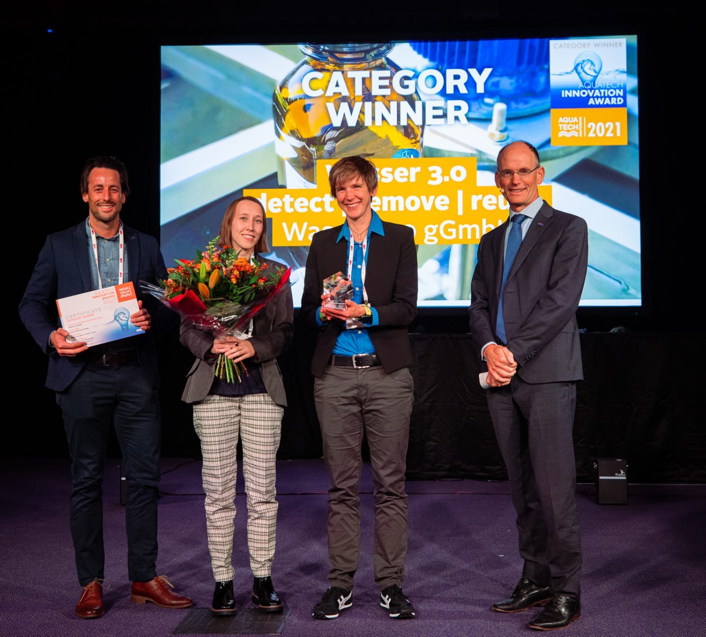 Aquatech Innovation Award von links Dennis Schober, Anika Korzin, Dr. Katrin Schuhen, Chef der Jury