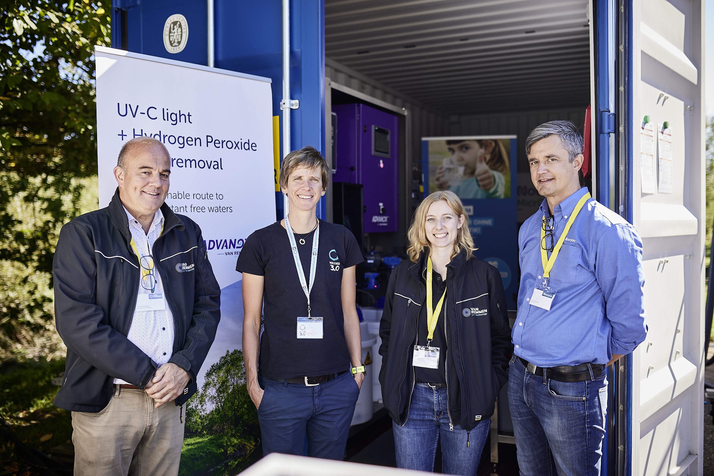 links nach rechts: Ton van Remmen, Dr. Katrin Schuhen, Clara Thege und Thomas Greschik