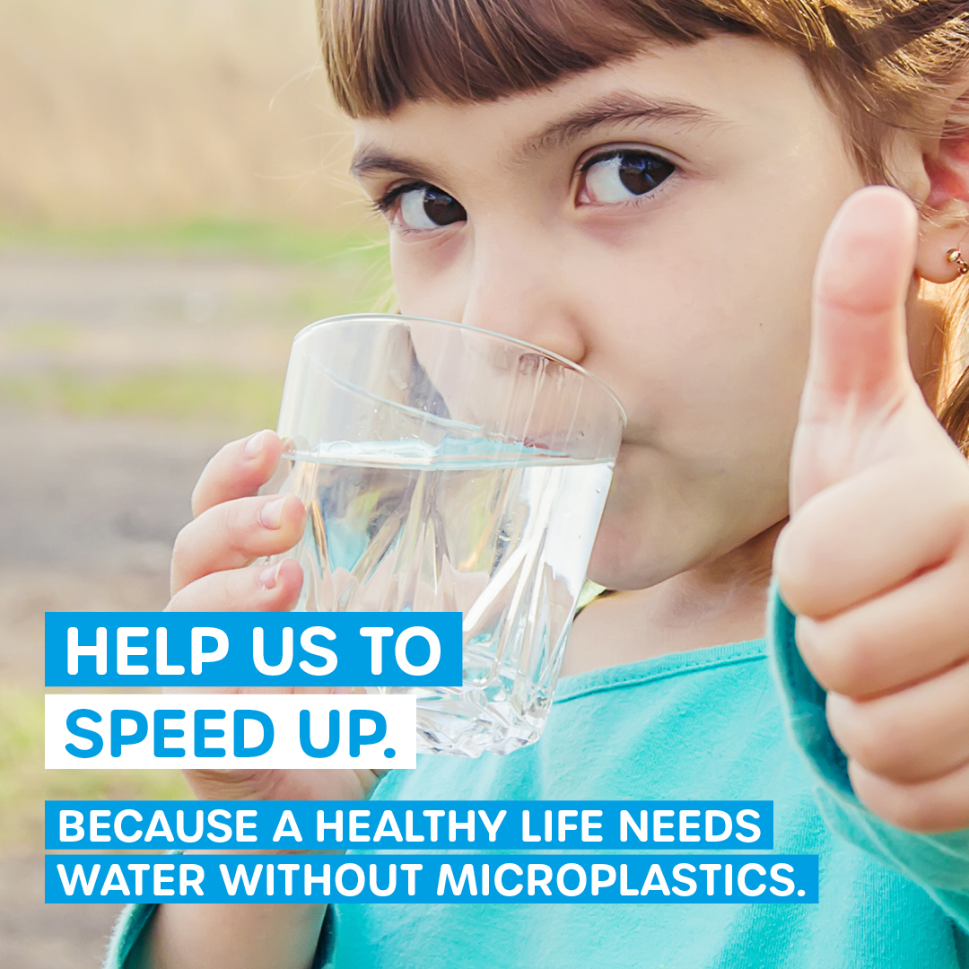 Hand in Hand für Wasser ohne Mikroplastik - zum Spendenlink